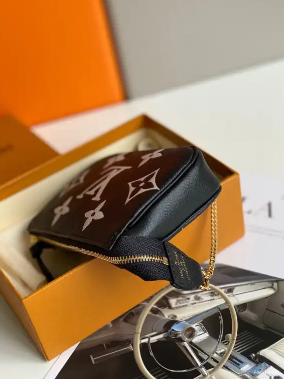 VUITTON POCHETTE ACCESSOIRES LOUIS MINI 0329